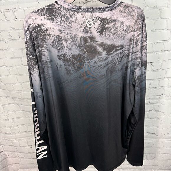 Magellan Outdoors Men's Realtree Aspect Ombre Reversible Long Sleeve T-shirt. - Picture 2 of 6